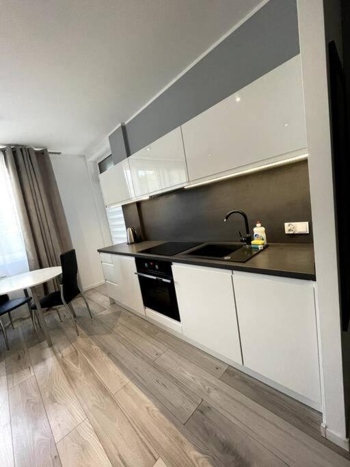 New Apartment - Near Sky Tower - 4 People - New Building - Lift Wroclaw Exterior photo